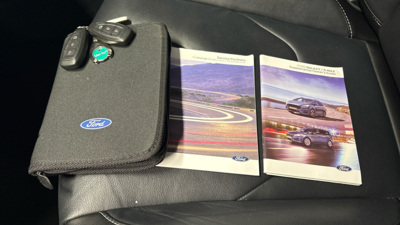 Ford S-MAX 2.5 FHEV 190 Titanium 5dr CVT Hybrid Estate